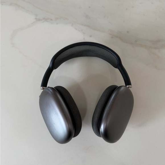 Apple AirPods Max Headphones - Picture 2 of 7